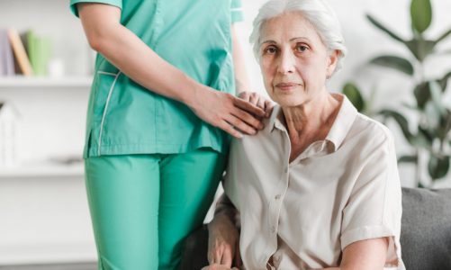 Badanti e Alzheimer: Un Supporto Essenziale per gli Anziani Affetti da Demenza